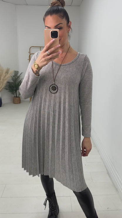 Indie Pleated Loose Fit Knitted Necklace Swing Dress