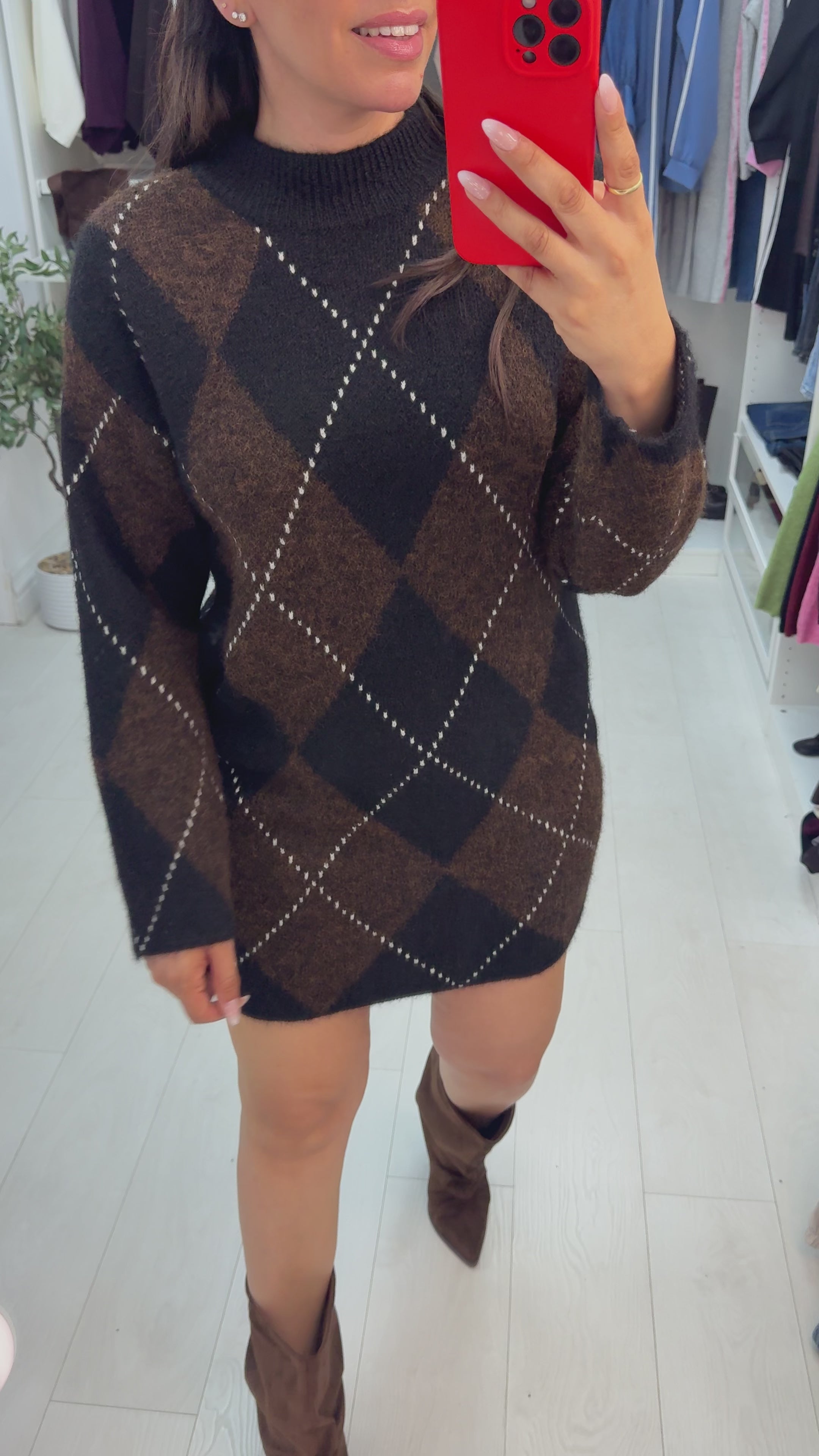 Load video: Glorie Argyle Print Jumper Dress