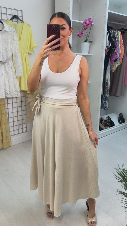 Kienna Plain Belted Loose Fit Skirt