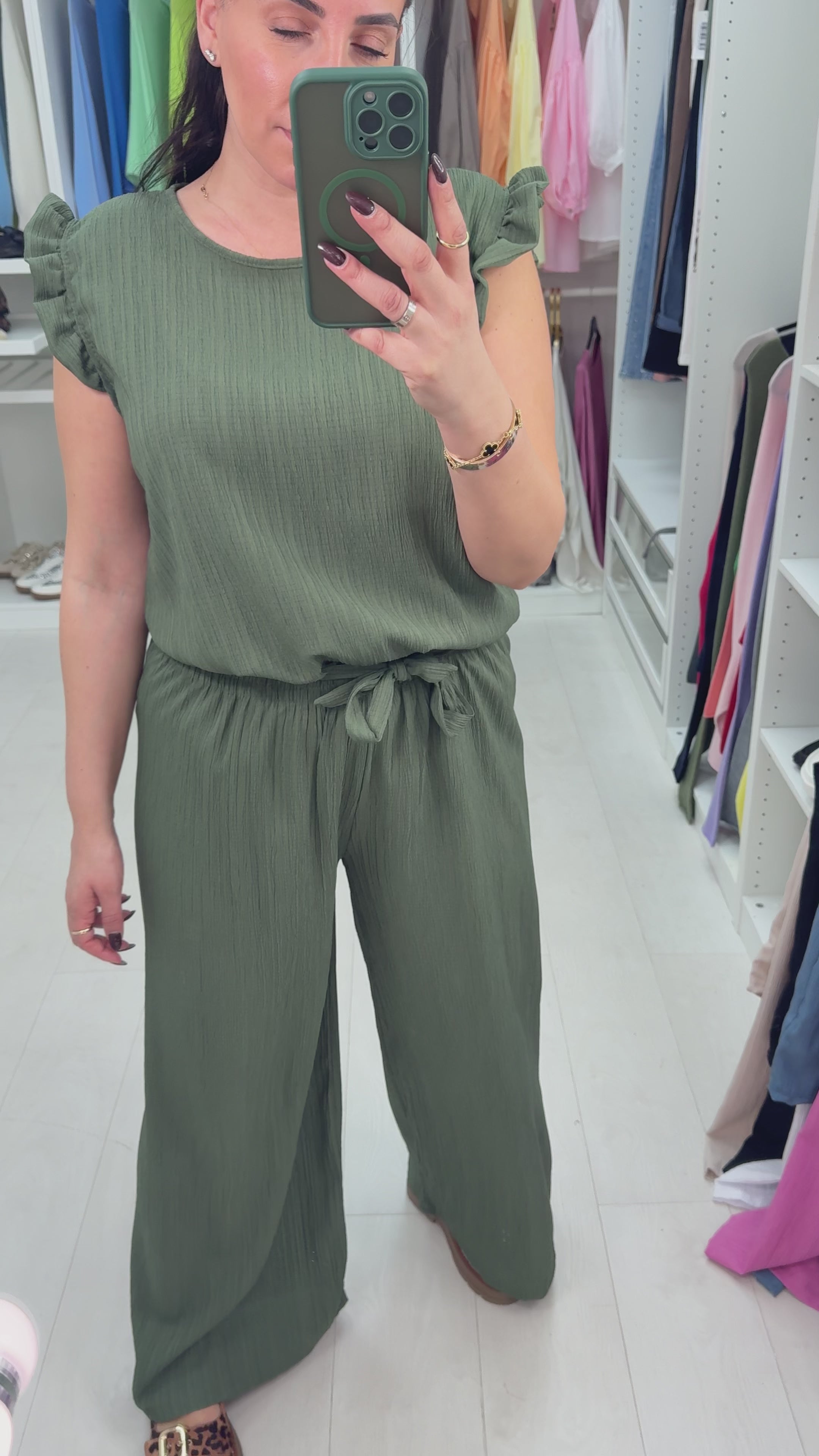 Load video: Simonia Frill Shoulder Crepe Co-ord Set