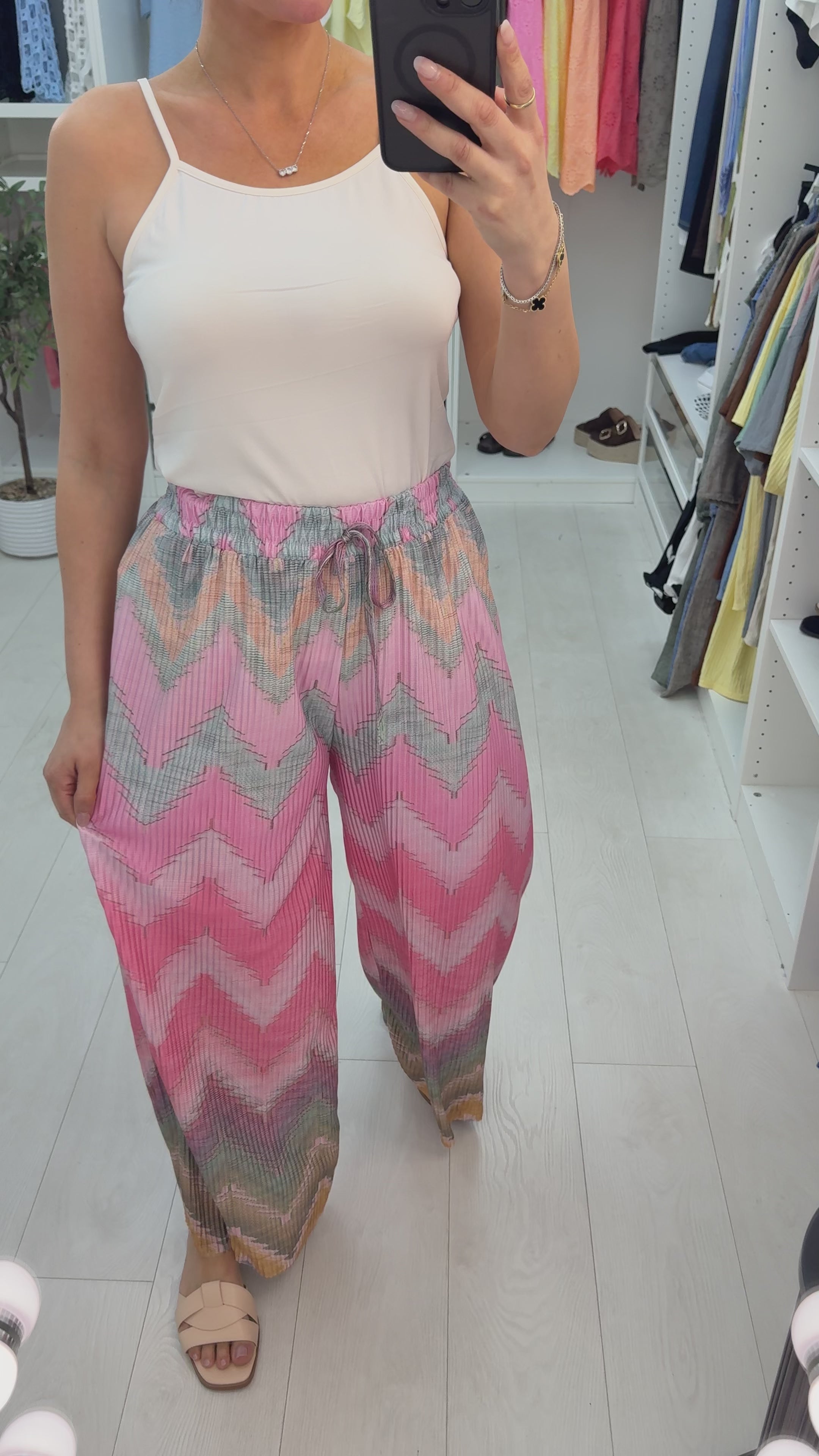 Rylie Abstract Print Pleated Wide Leg Trousers