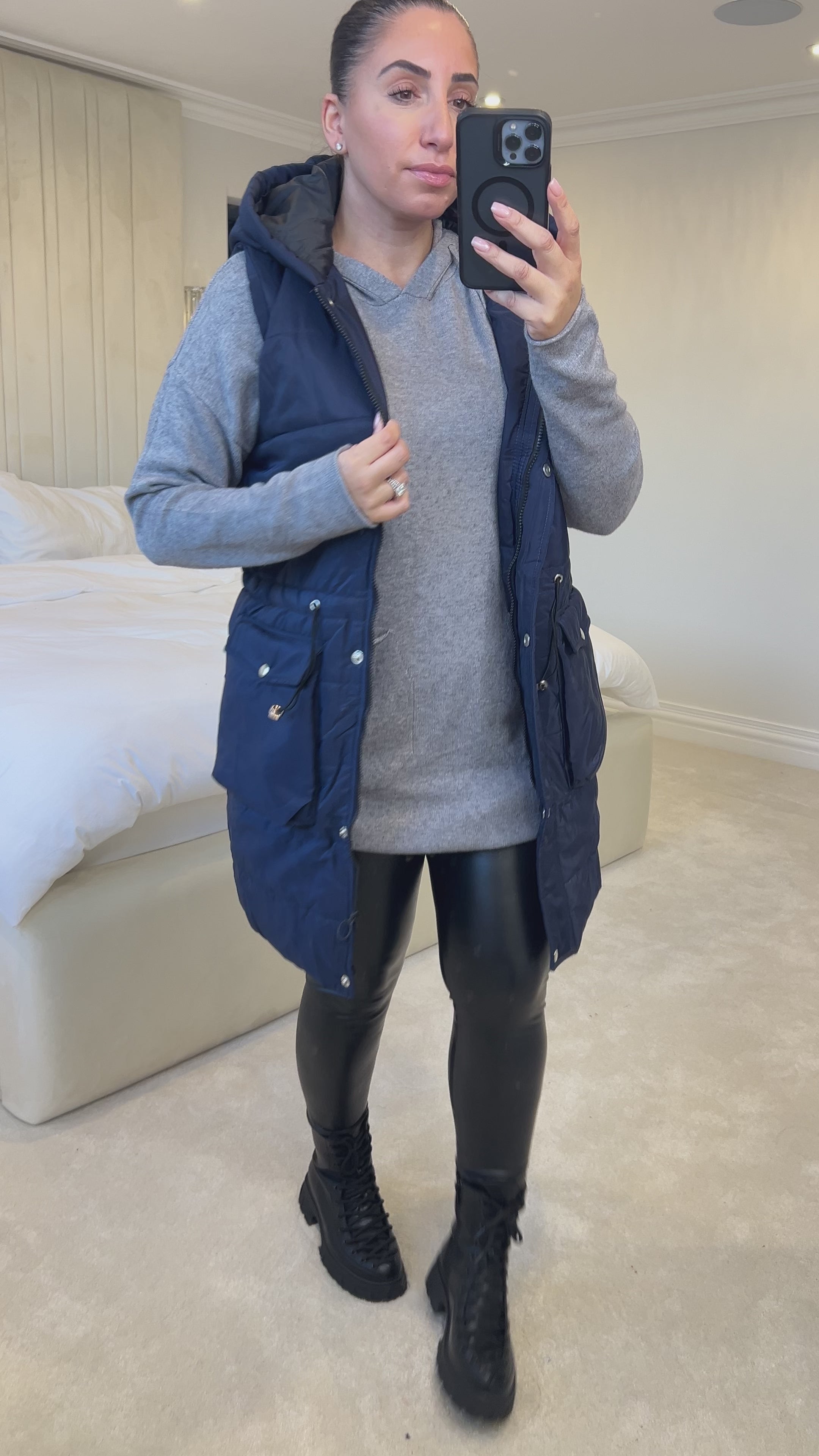 Load video: Essel Toggle Waist Shine Pocket Detailed Hooded Gilet