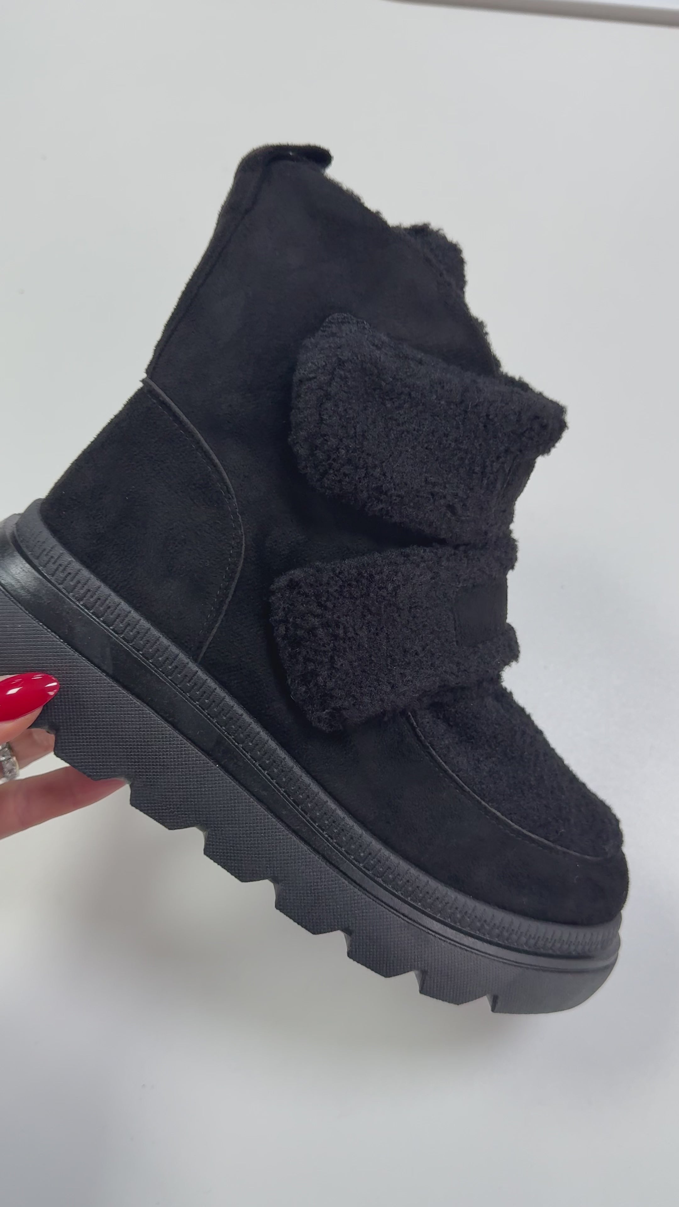 Load video: Alessia Boucle Detailed Chunky Sole Boots