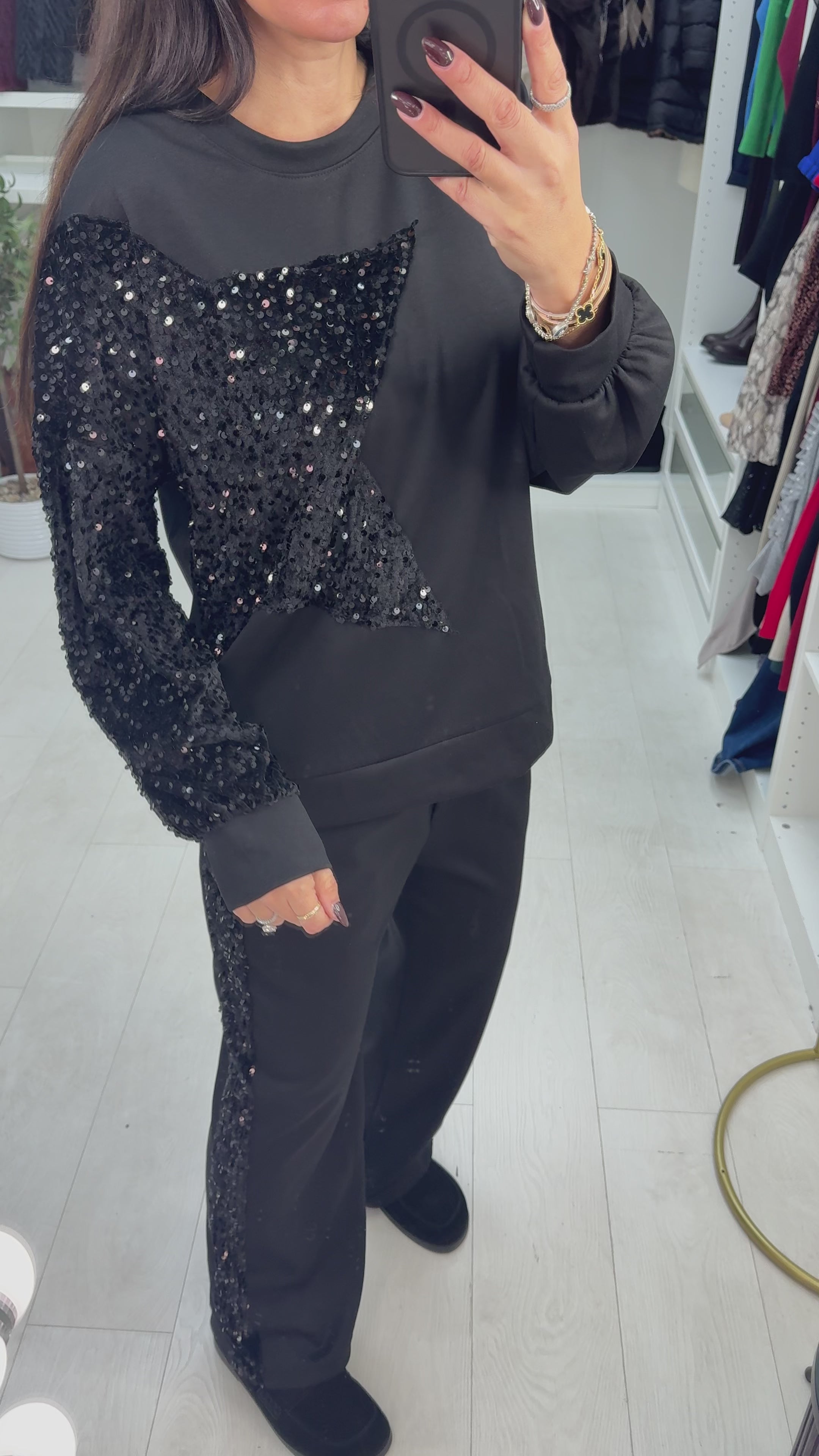 Load video: Laurina Sequin Star Detailed Loungewear Set