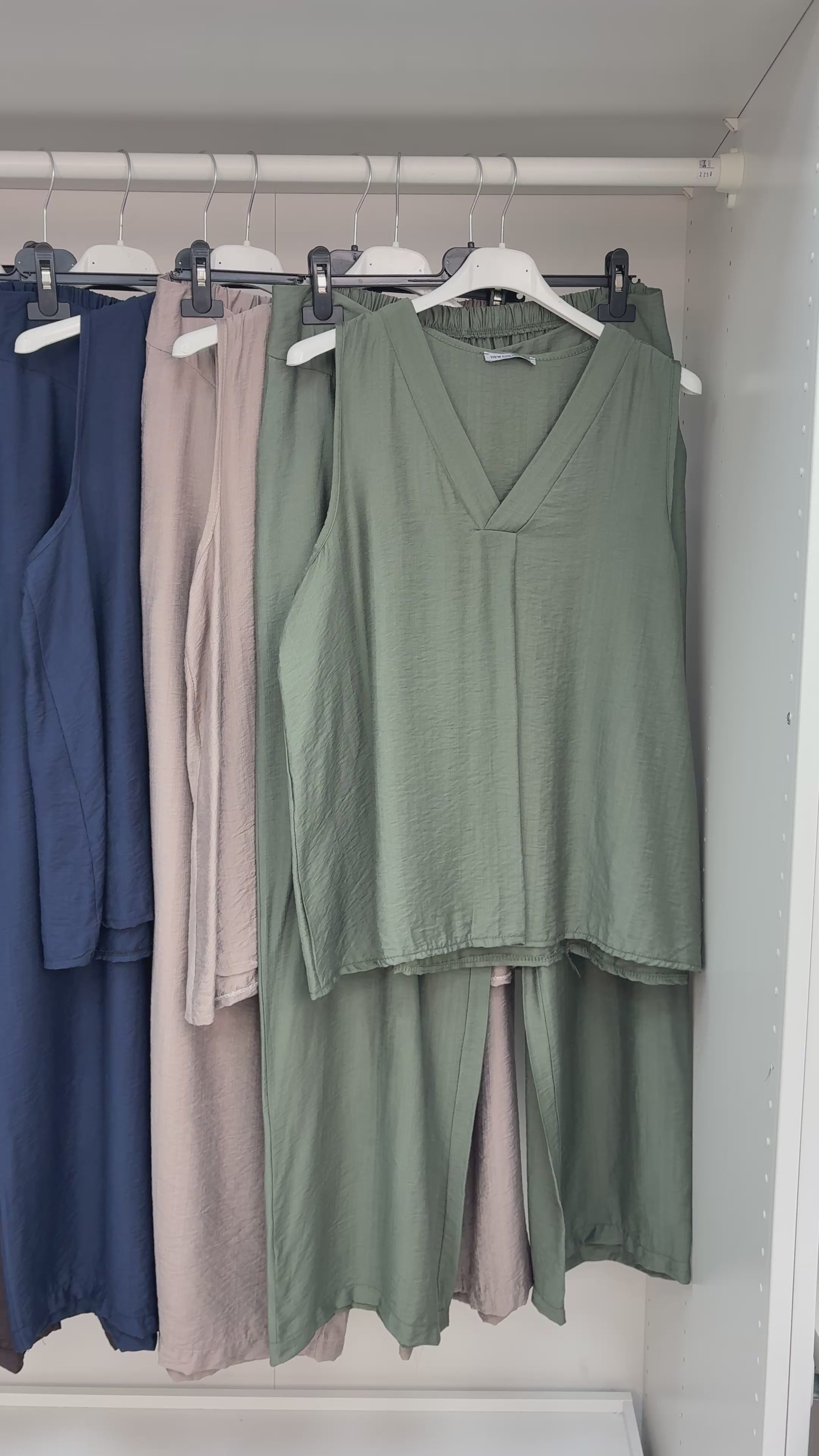 Load video: Doria Plain V Neck Sleeveless Co-Ord Set