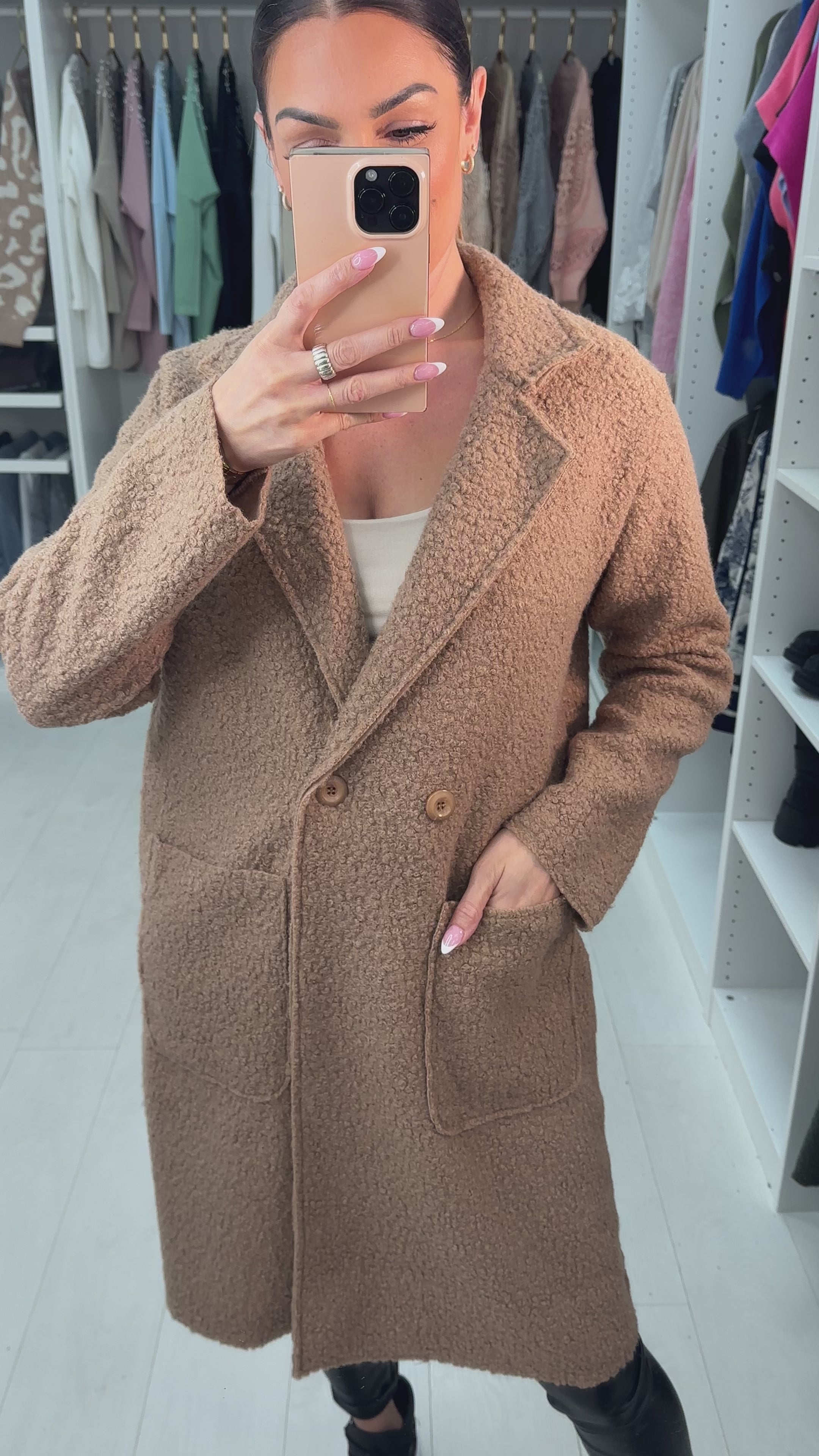 Load video: Zeldina Boucle Longline Coat