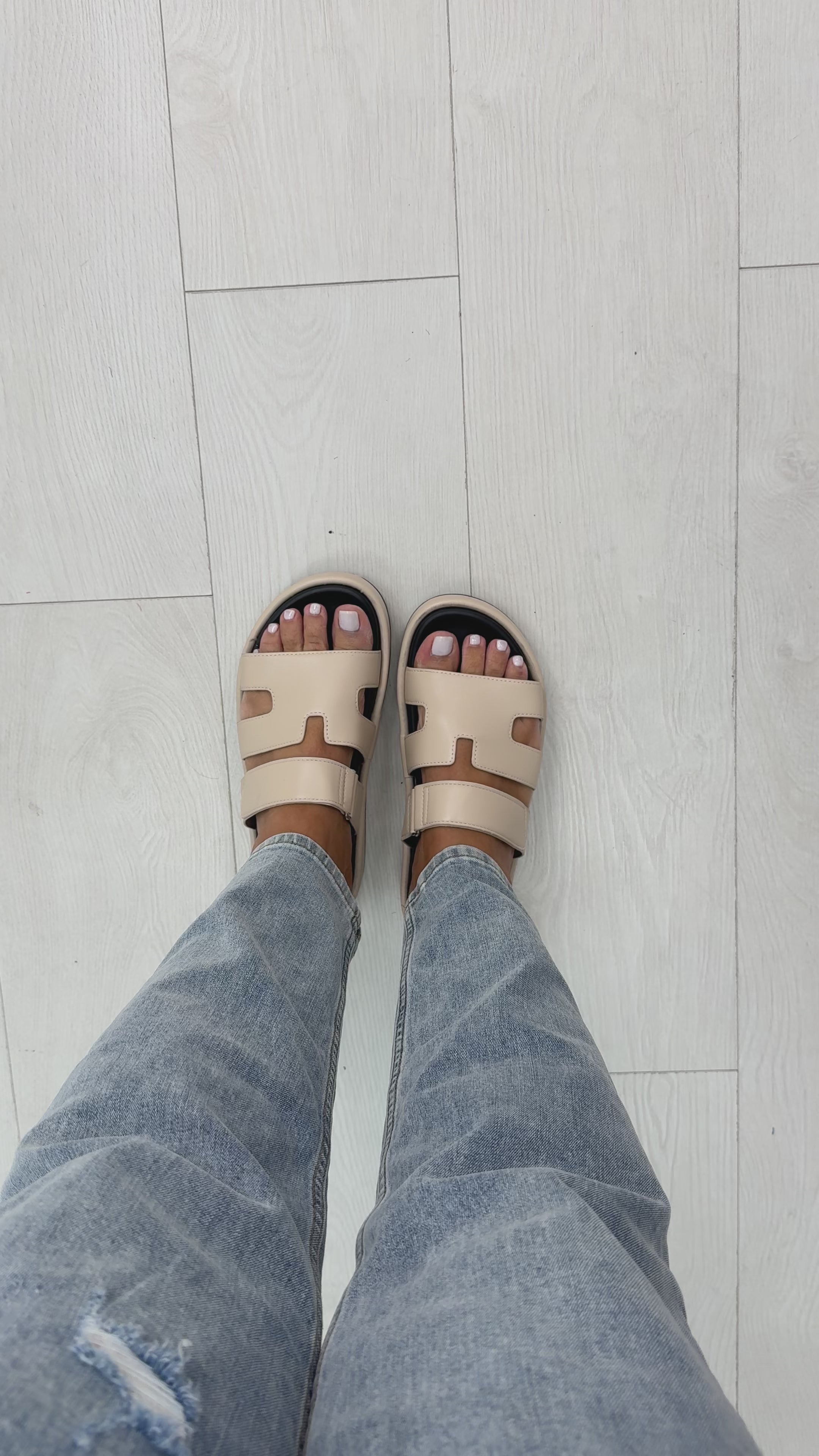 Load video: Amel Gladiator Platform Slider Sandal