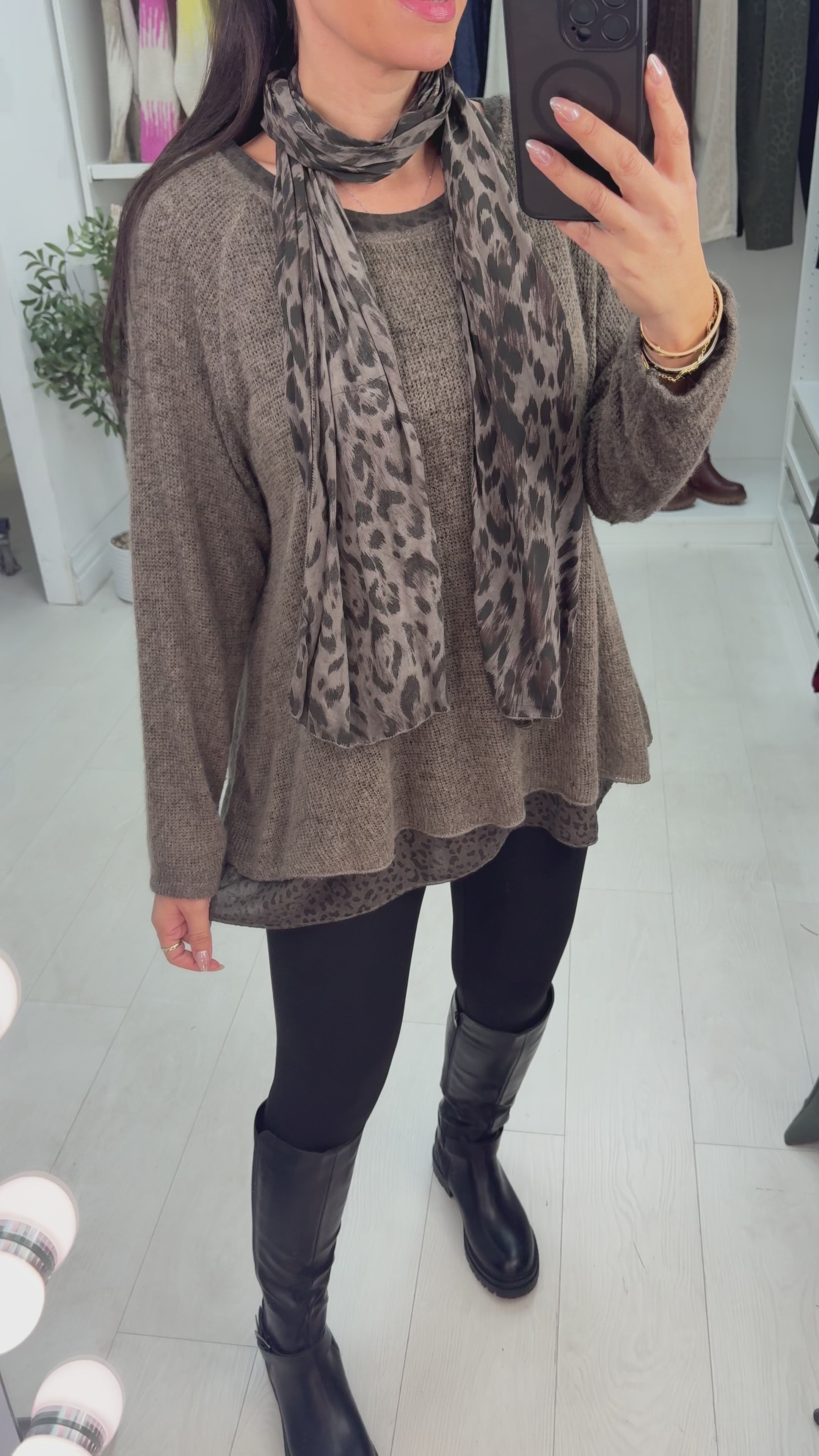 Load video: Petria Leopard Print Detailed 2 Piece Scarf Jumper