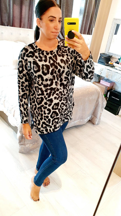 Janelle Leopard Print Dipped Hem Loose Fit Top