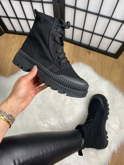 Winnie Chunky Canvas Boots