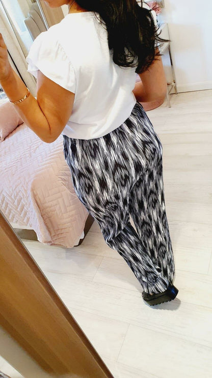 Dallas Pleated Monochrome Wide Leg Super Stretch Trousers