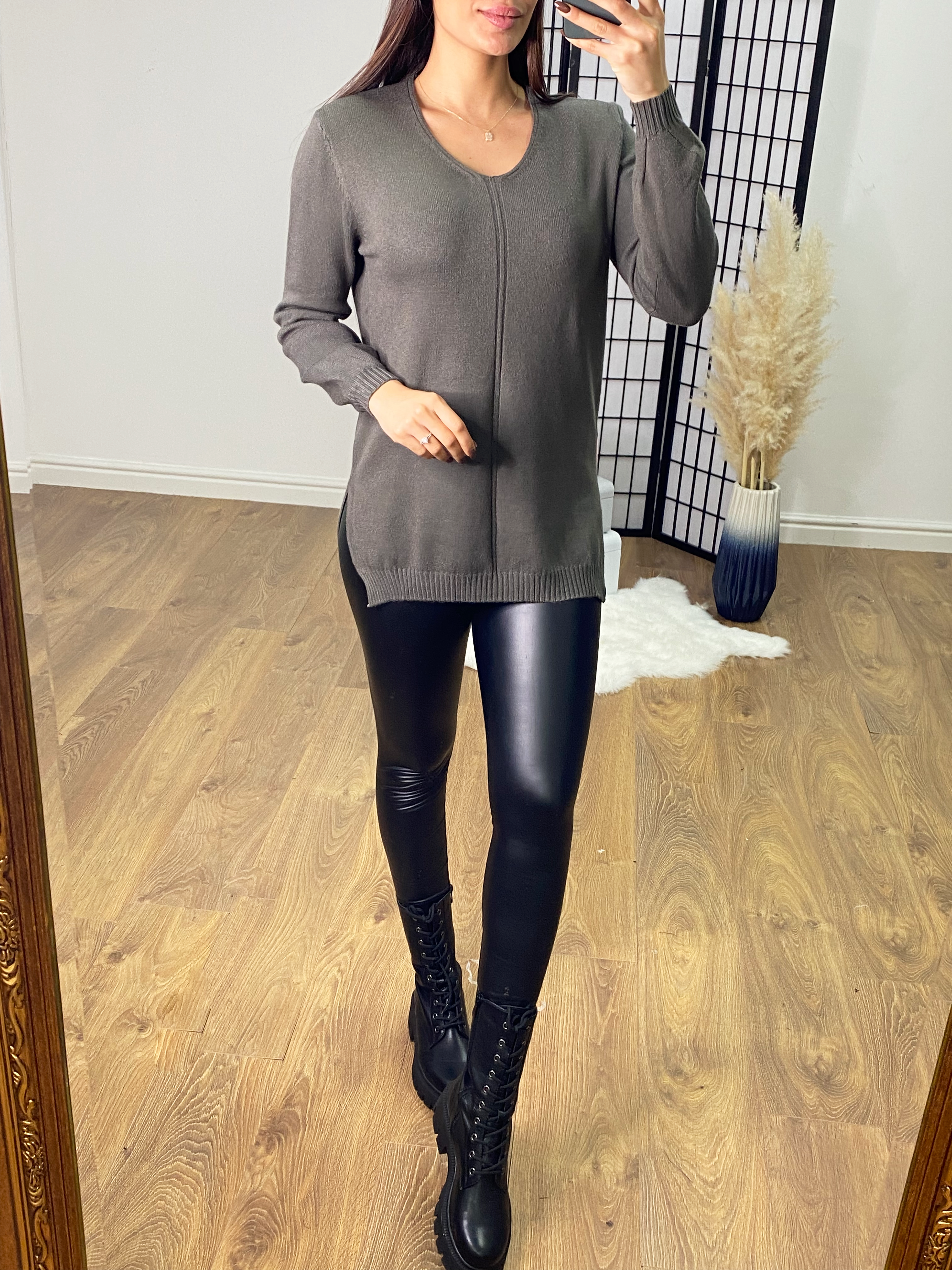 Mihwa Plain V Neck Ribbed Jumper