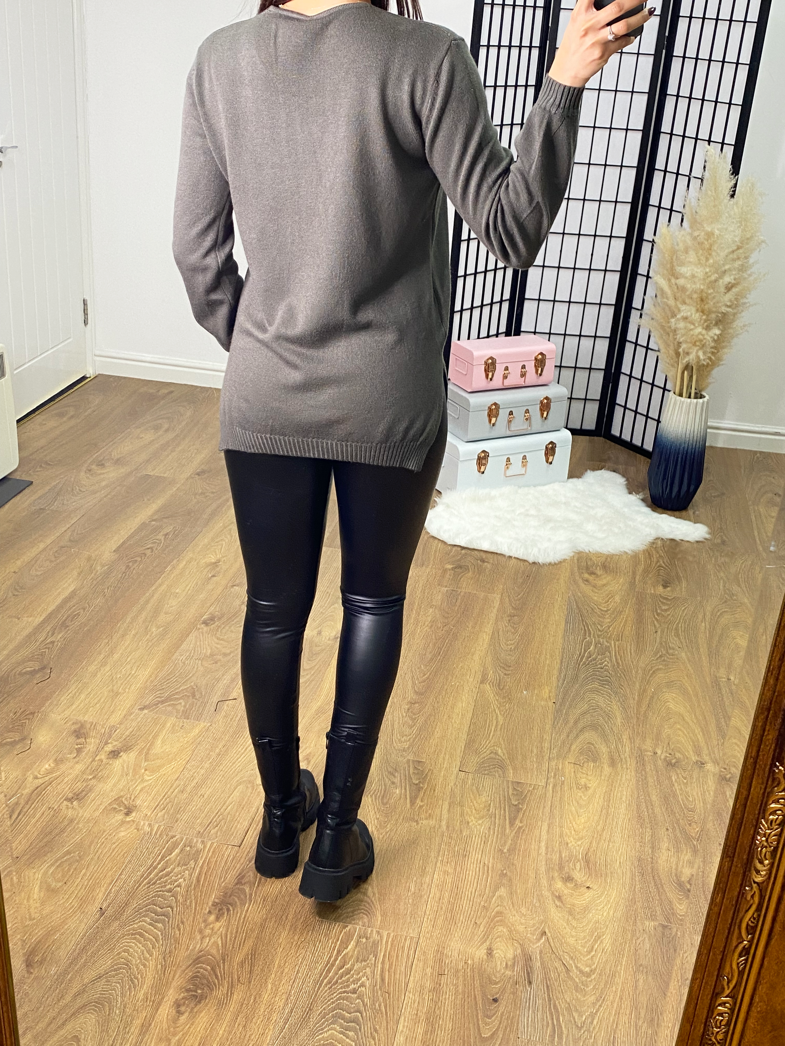 Mihwa Plain V Neck Ribbed Jumper