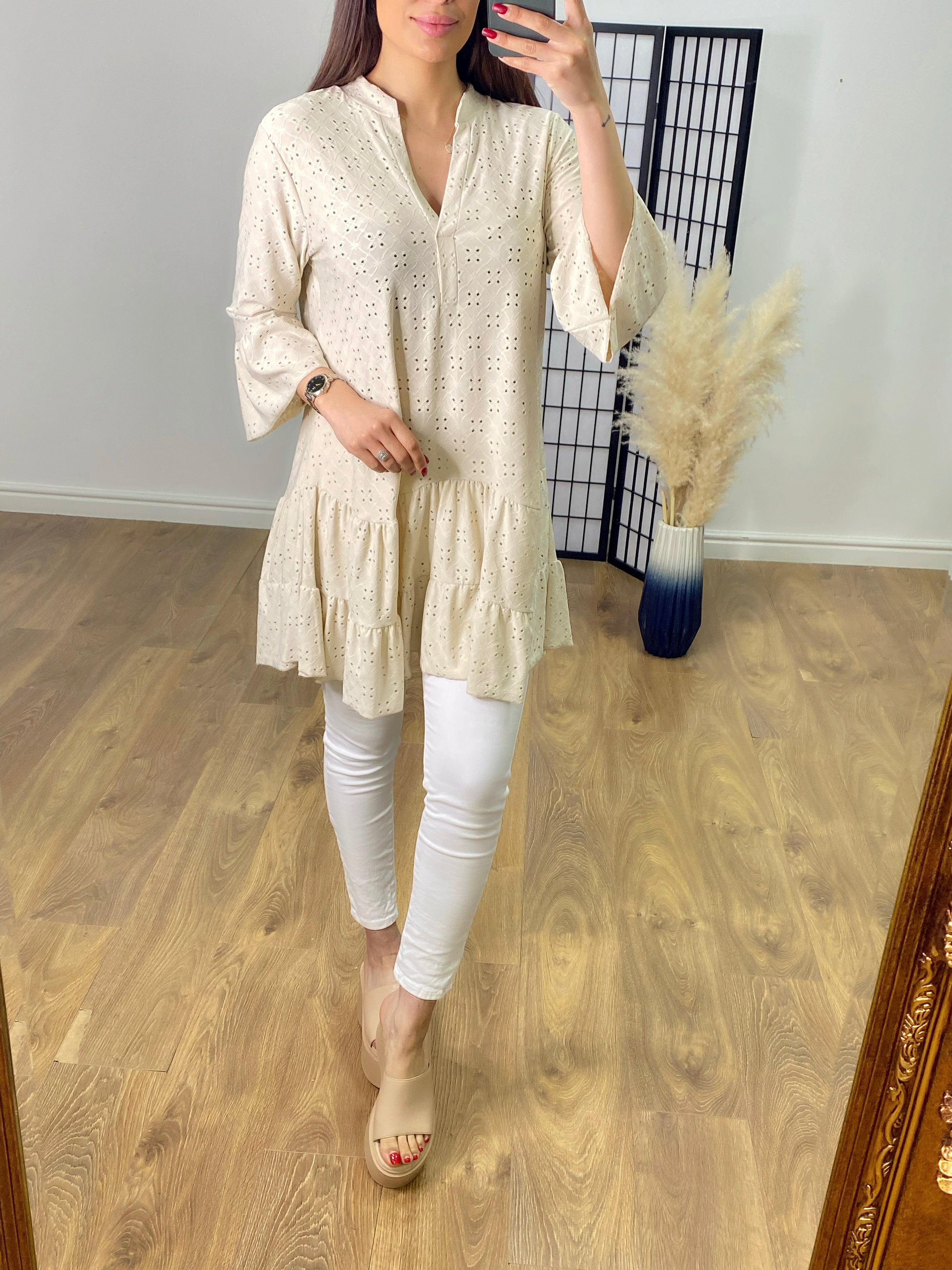 Ladie Broderie Stretch Frill Hem Notched Tunic