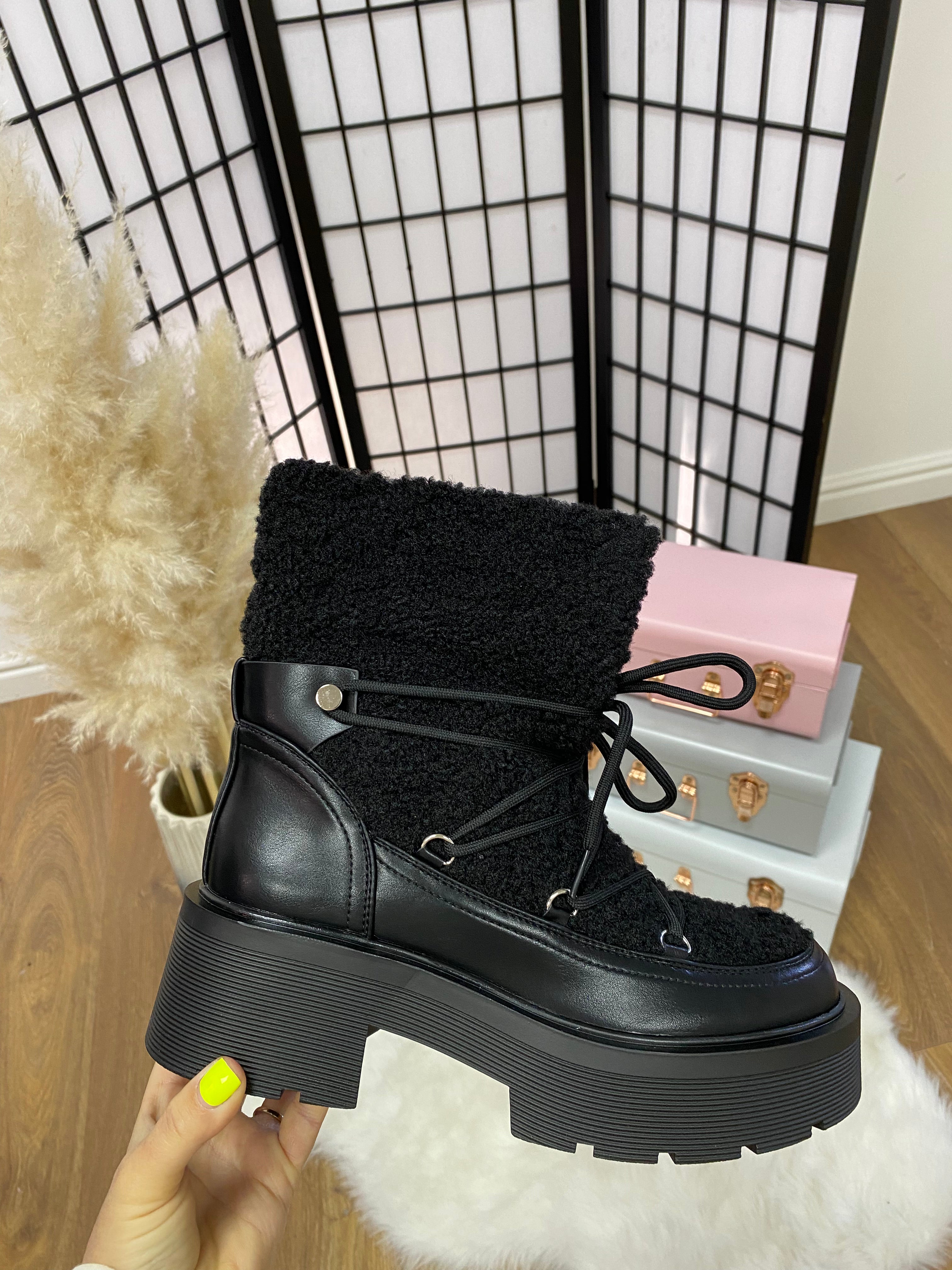 Snowflake Black Teddy Snow Boots