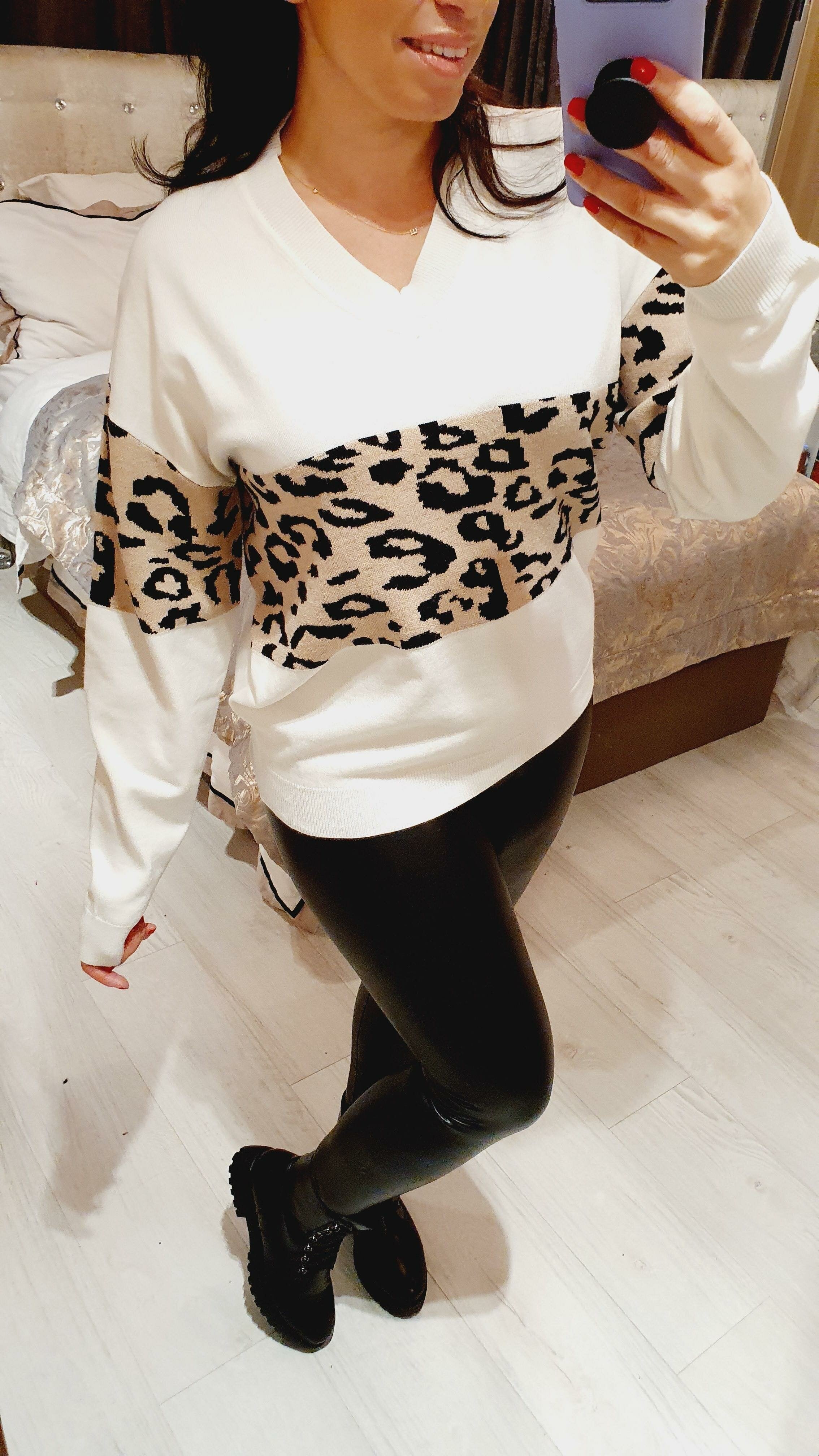 Aiden Leopard Panel V-neck Knitted Jumper