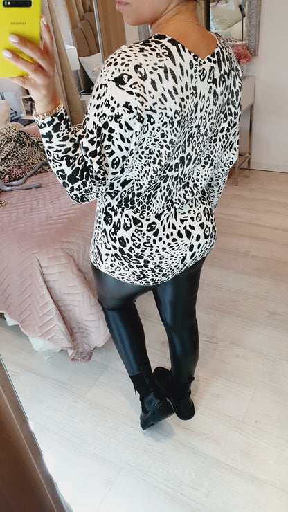 Carlin Leopard Stud Detailed Batwing Knit Jumper