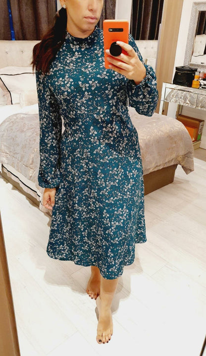 Cruise Emerald Paisley Print High Neckline Midi Dress