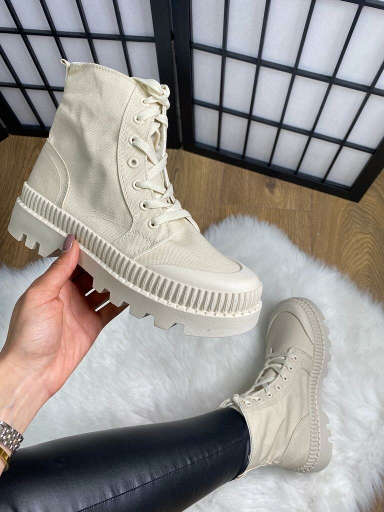 Winnie Chunky Canvas Boots
