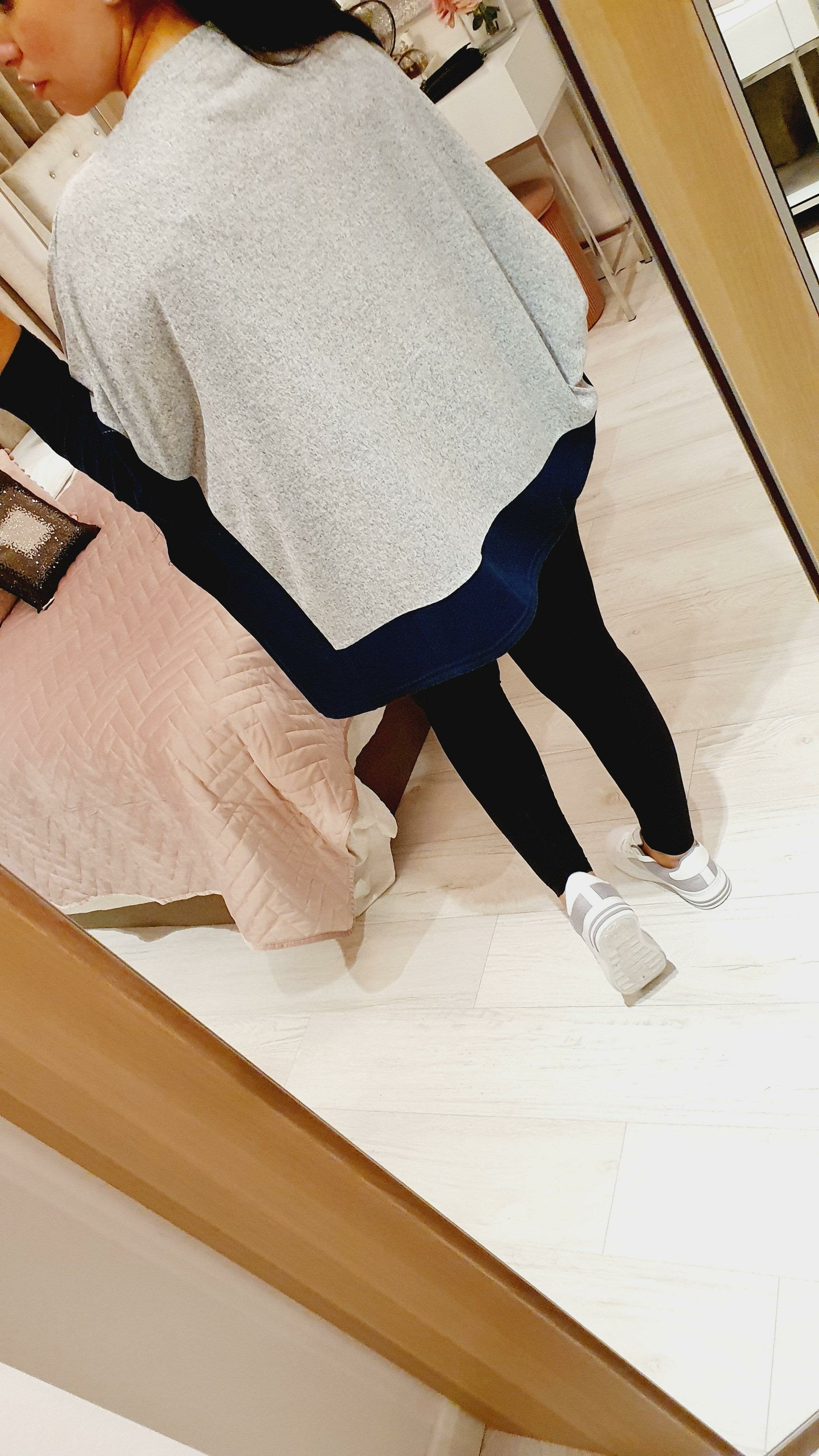 Lindy Oversized Two Tone Split Side Thin Knit Jumper