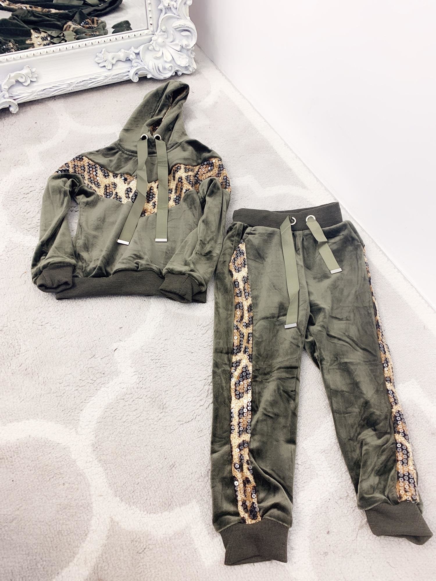 Leila Kids Sequin Leopard Printed Velvet Hooded Loungewear Set