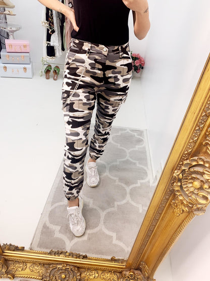 Dusty Camo Chain Detailed High Waist Cargo Trousers