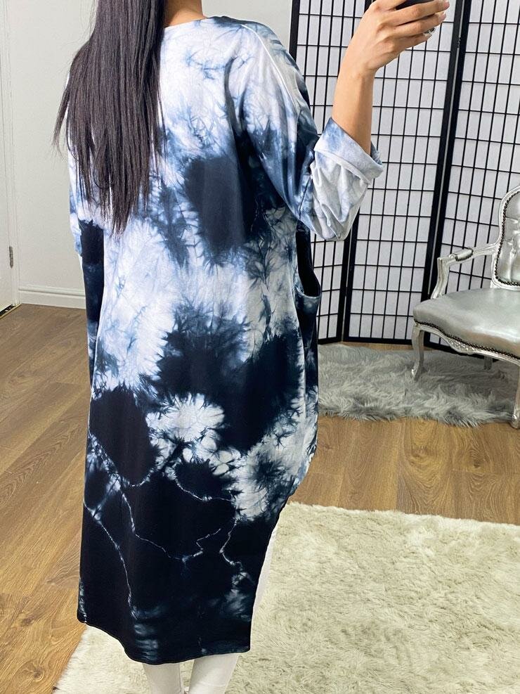 Lavine Tie Dye Curve Dipped Hem Sweatshirt