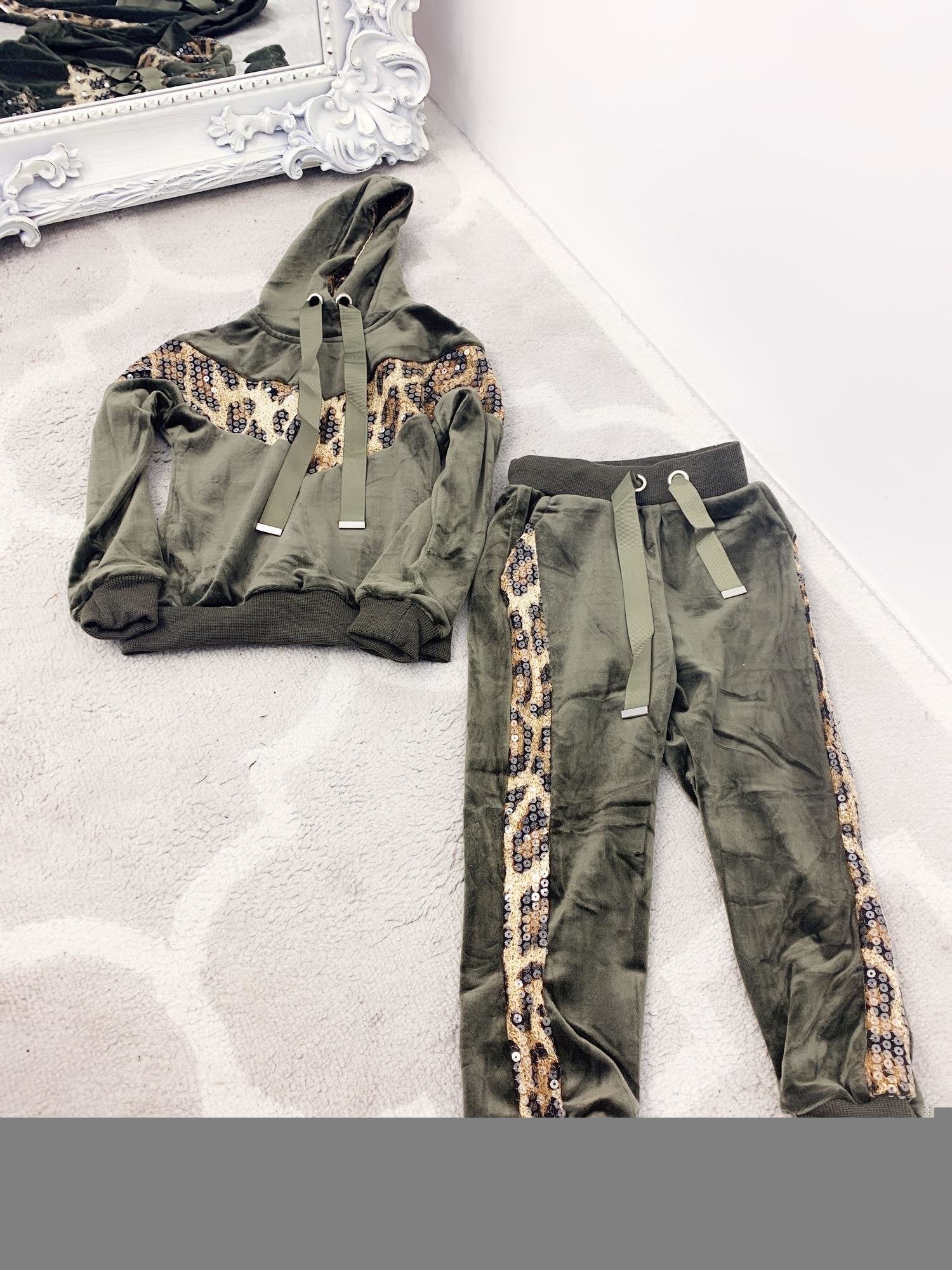 Leila Kids Sequin Leopard Printed Velvet Hooded Loungewear Set