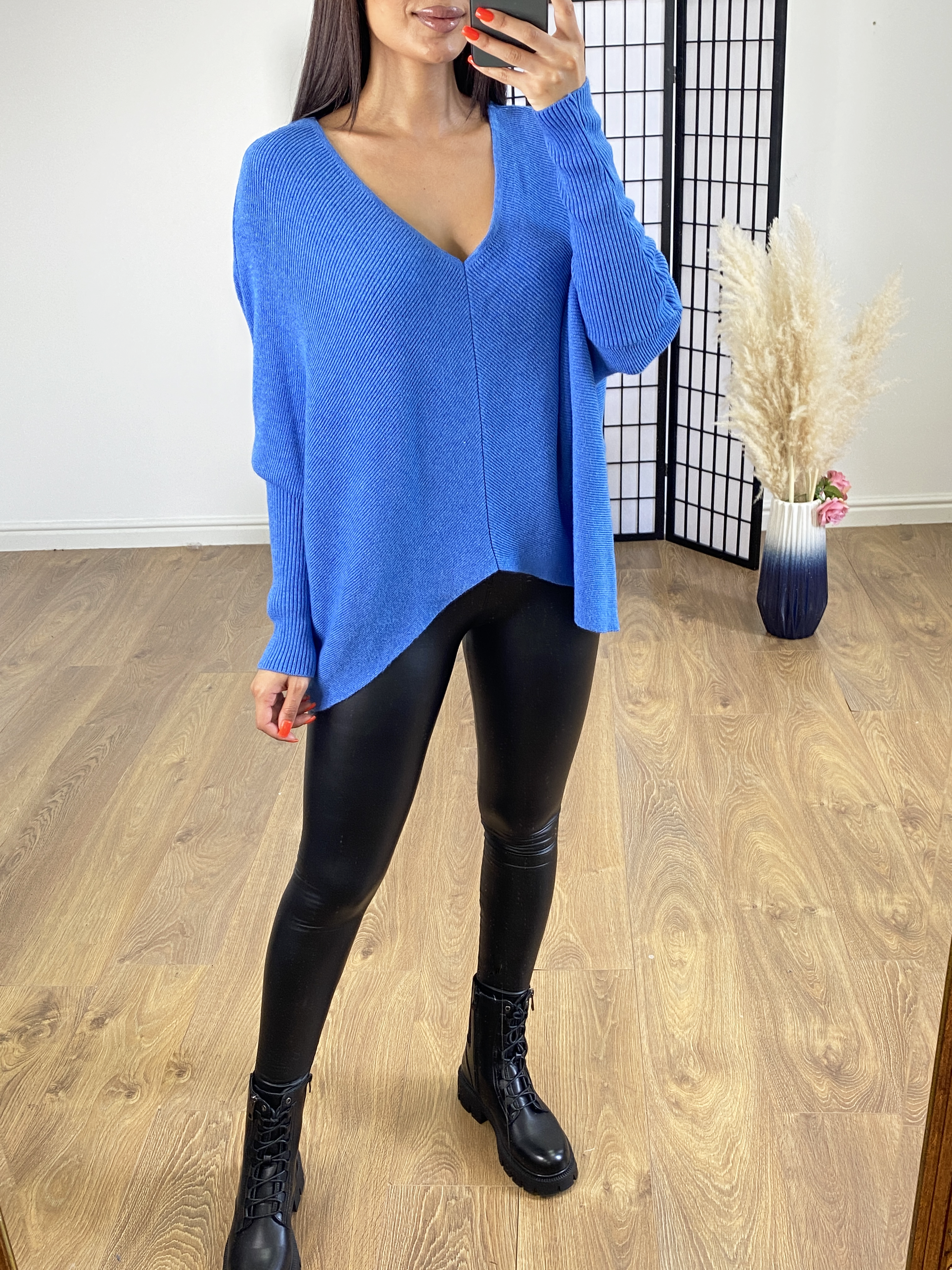 Martinez Plain Ribbed Dip Hem Jumper