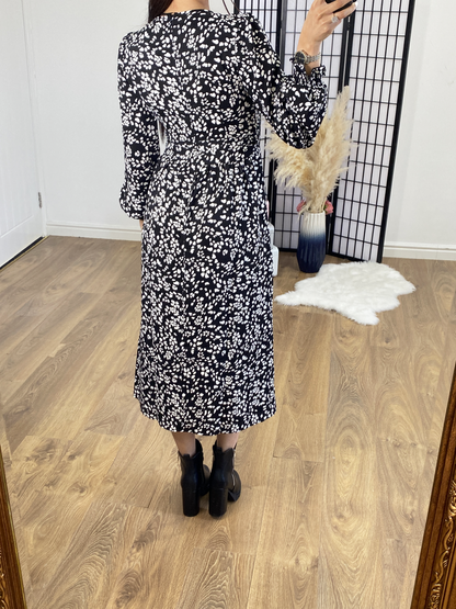 Otterley Graphic Print Puff Sleeve Midi Dress