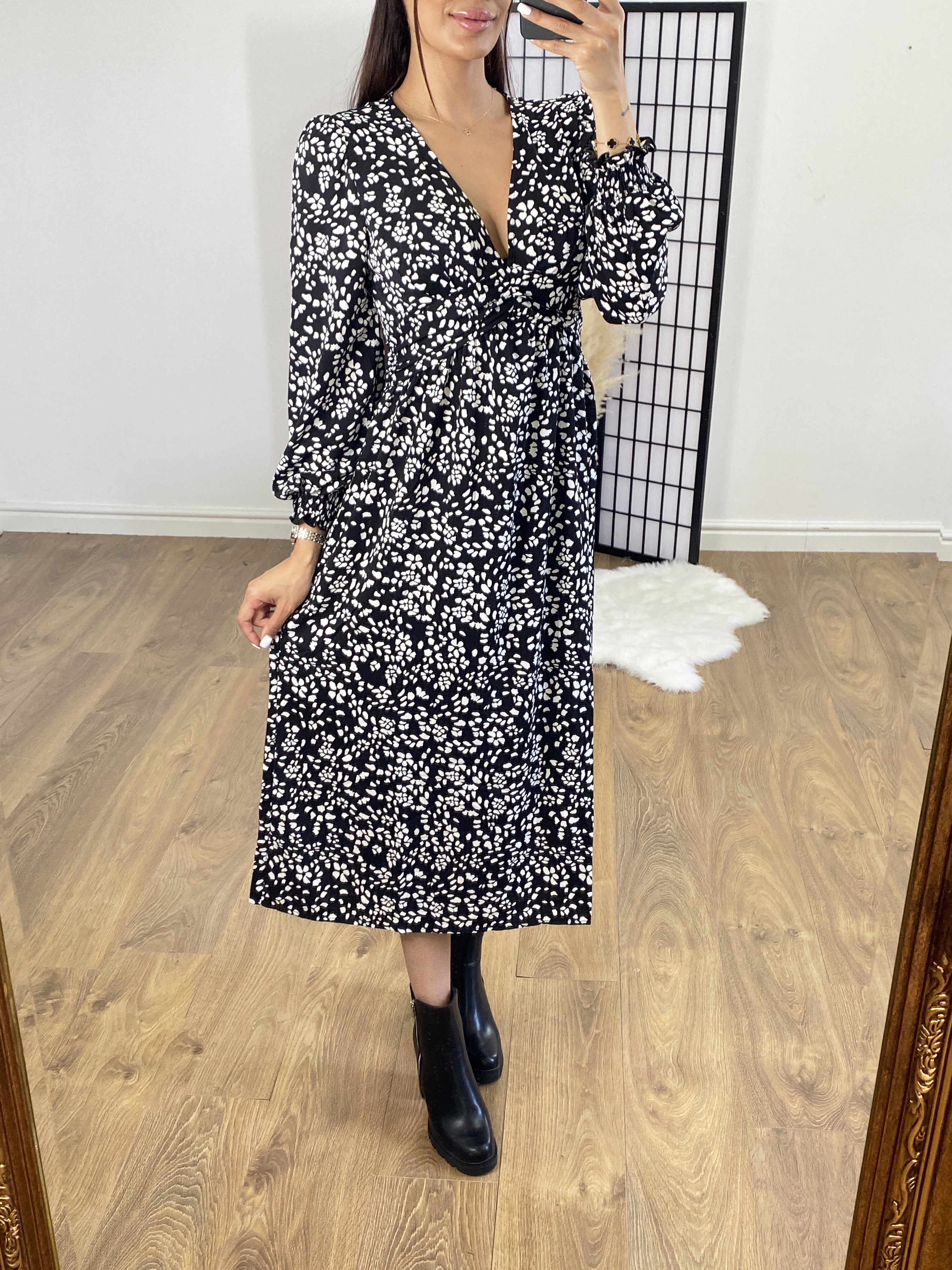 Otterley Graphic Print Puff Sleeve Midi Dress