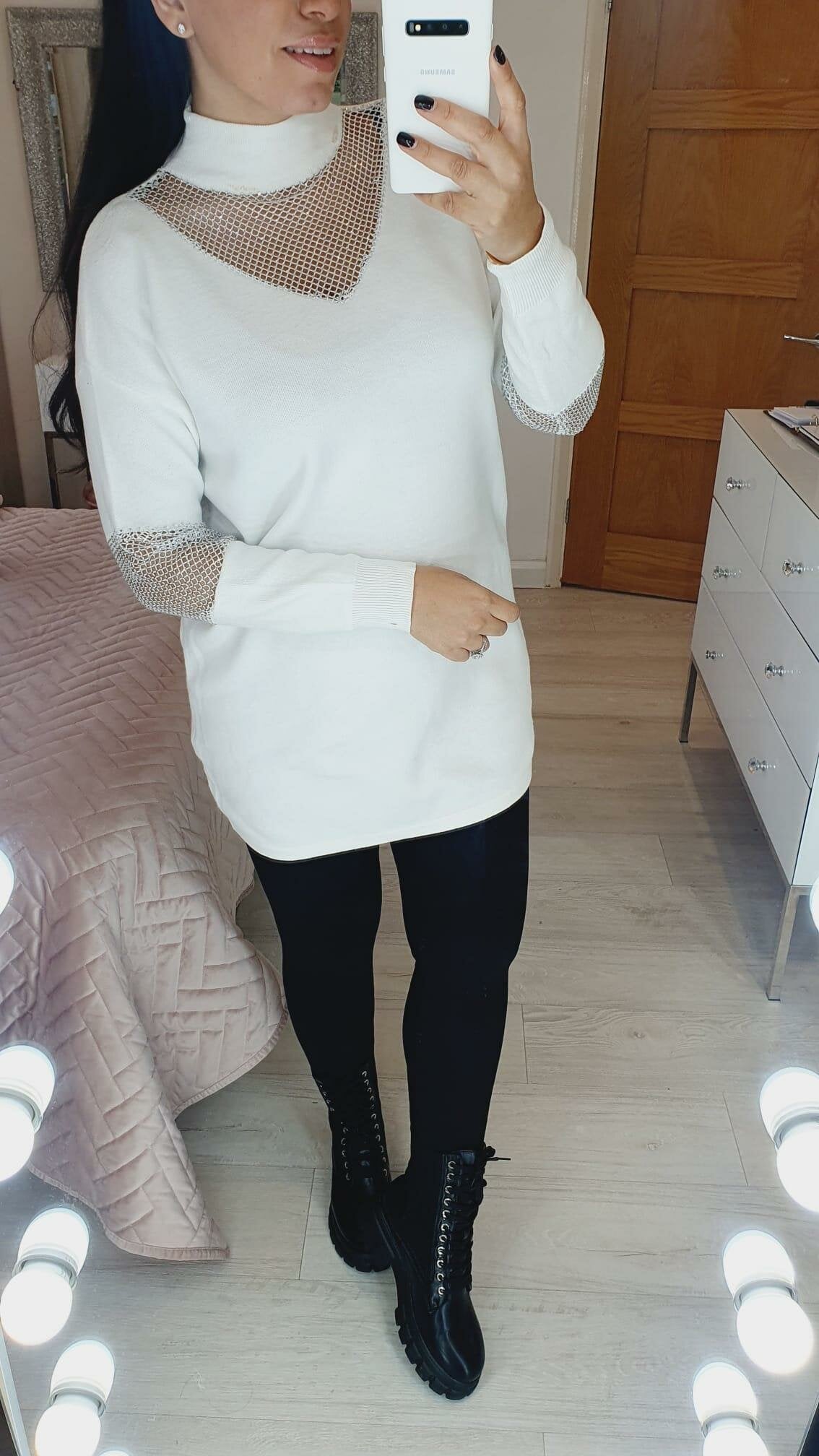 Josia Diamante V-Panel Sleeve Detailed Super Soft Knitted Jumper